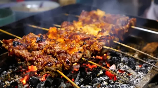 美食巅峰：深夜烤串